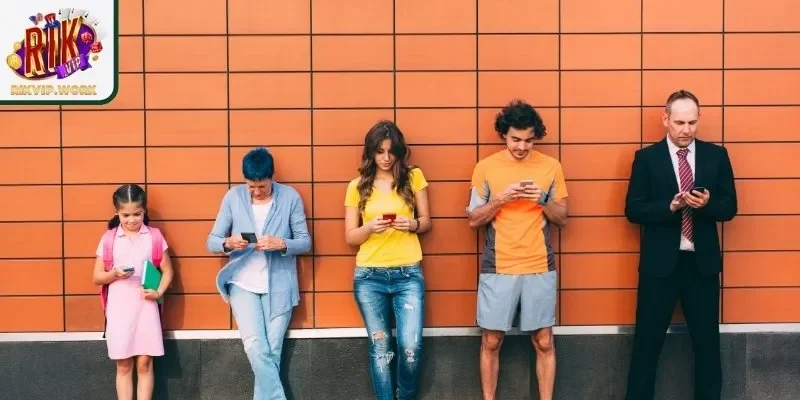 Độ tuổi là điều kiện mà hầu hết sân chơi nào cũng đặt ra